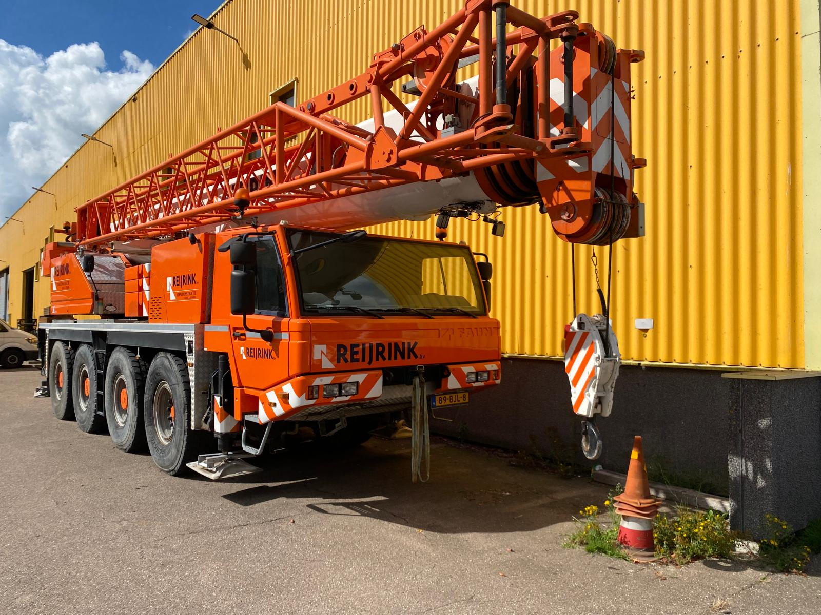 TRUCK